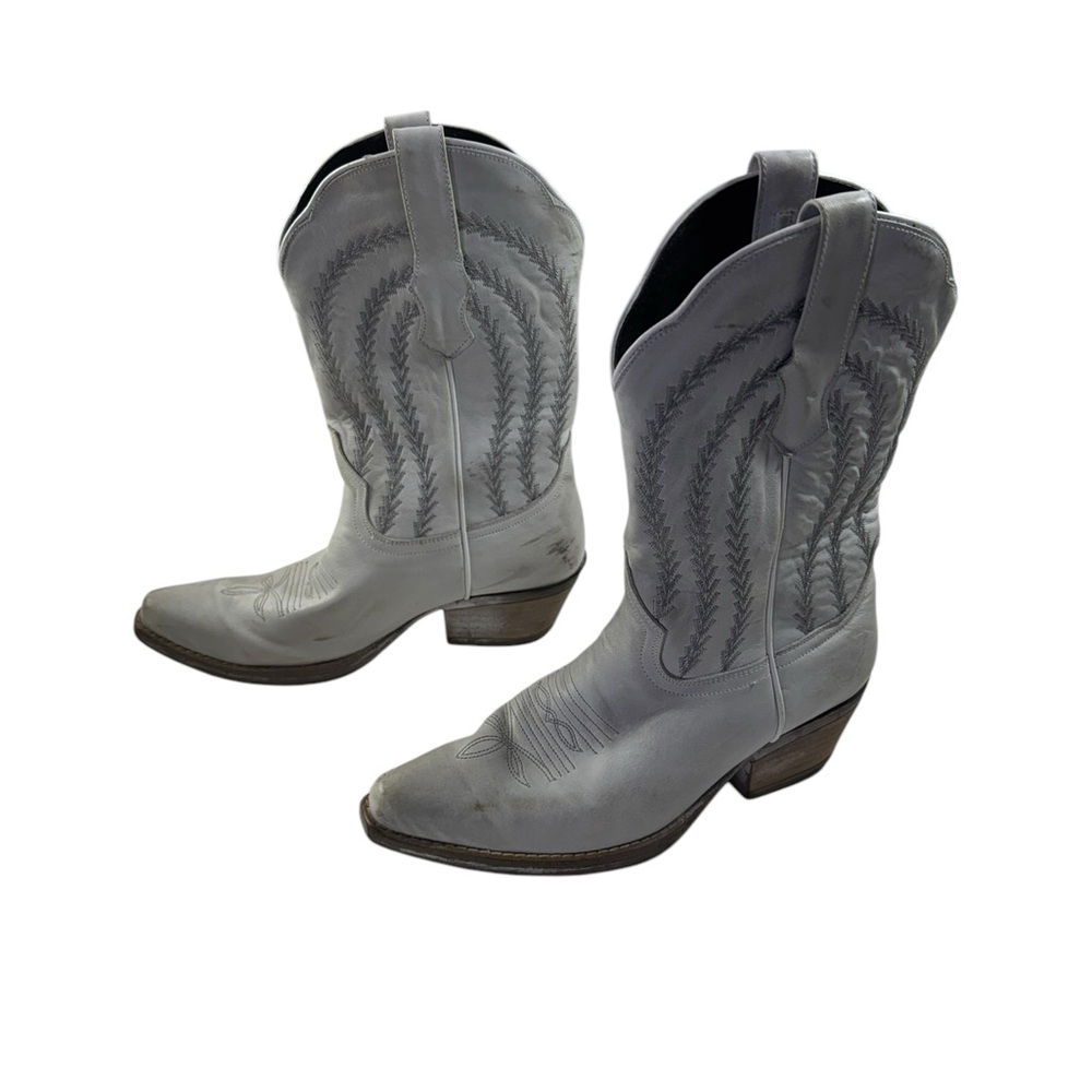 Women's White Embroidered Western Heeled Boots - Picture 6 of 11